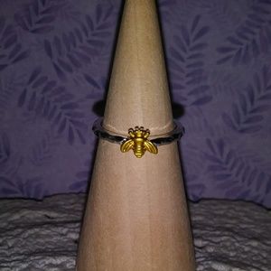 Bee ring